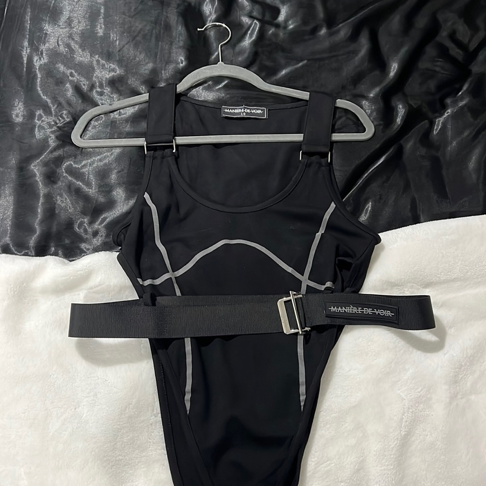 MANIERE DE VOIR BLACK AND GREY BODYSUIT WITH BELT